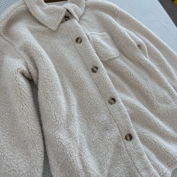 UGG Women's Koolaburra oversized cozy button up Sherpa Jacket in birch, medium - Picture 2 of 10